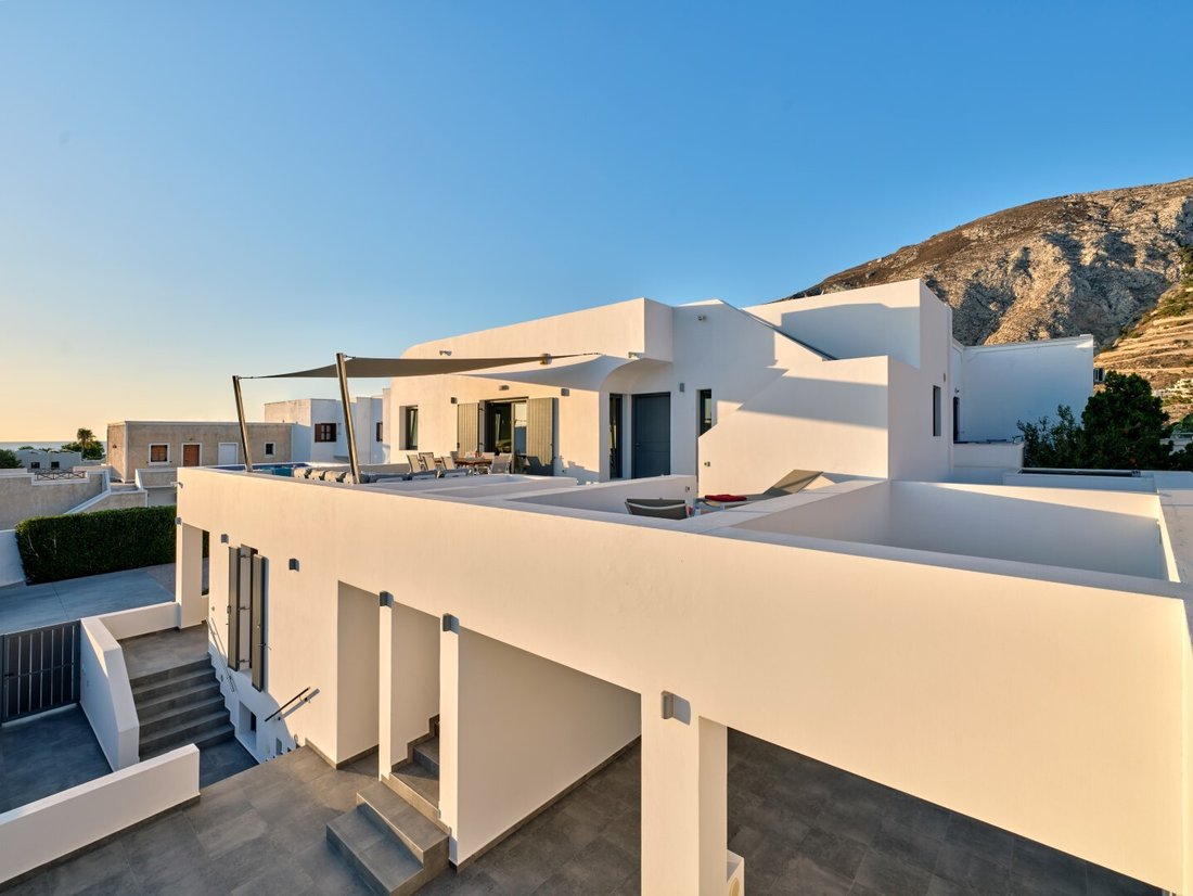 Villa in Thira, Aegean, Greece 2 - 16734134