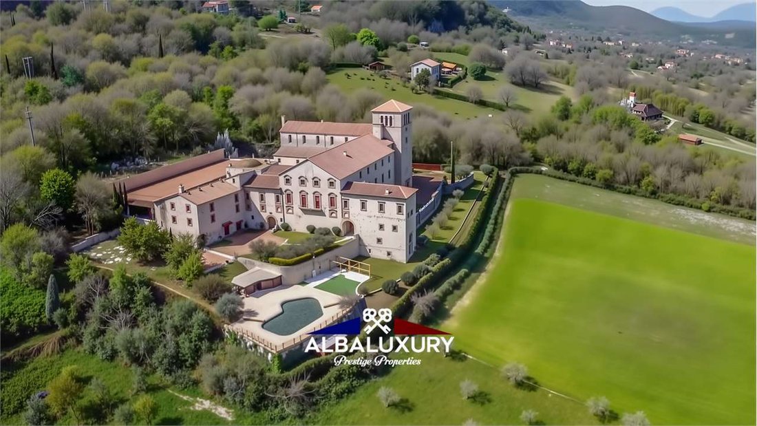Villa in Madonna of the Heart, Rieti, Lazio 2 - 15345317