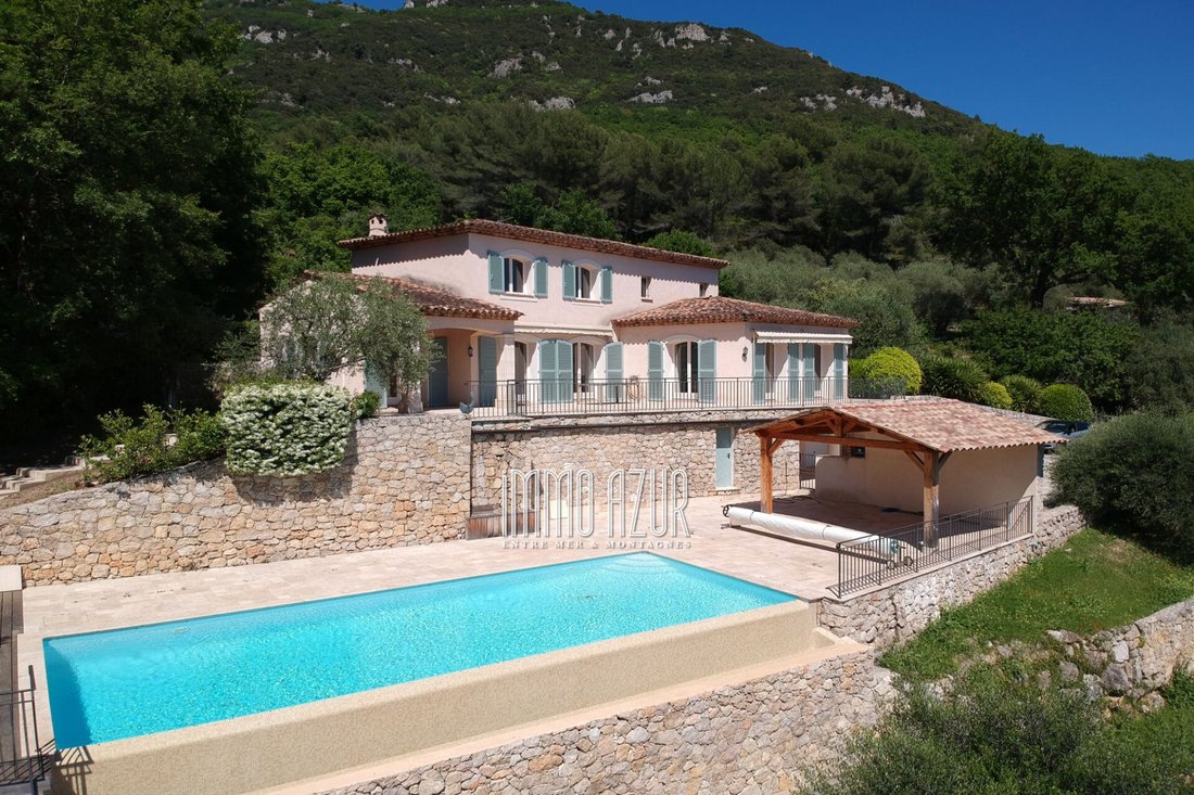 Villa in Tourrettes-sur-Loup, Provence-Alpes-Côte d'Azur, France 2 - 14228205