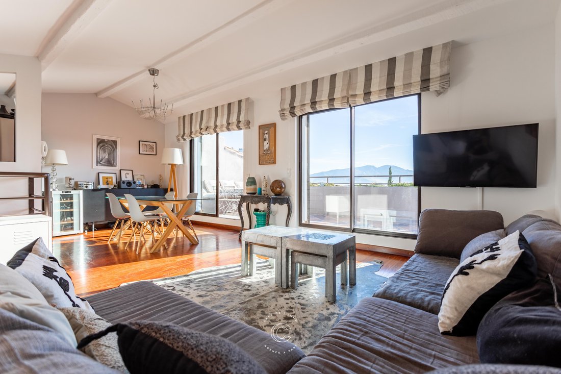 Apartment in Castellane, 6e Arrondissement, Marseille 2 - 16735659