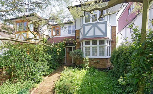 House in Brondesbury Park, Brent, England 1