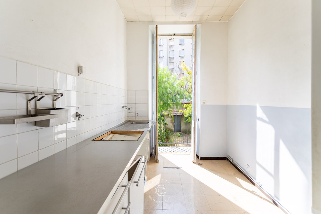 Apartment in Baille, 5e Arrondissement, Marseille 3 - 16735561