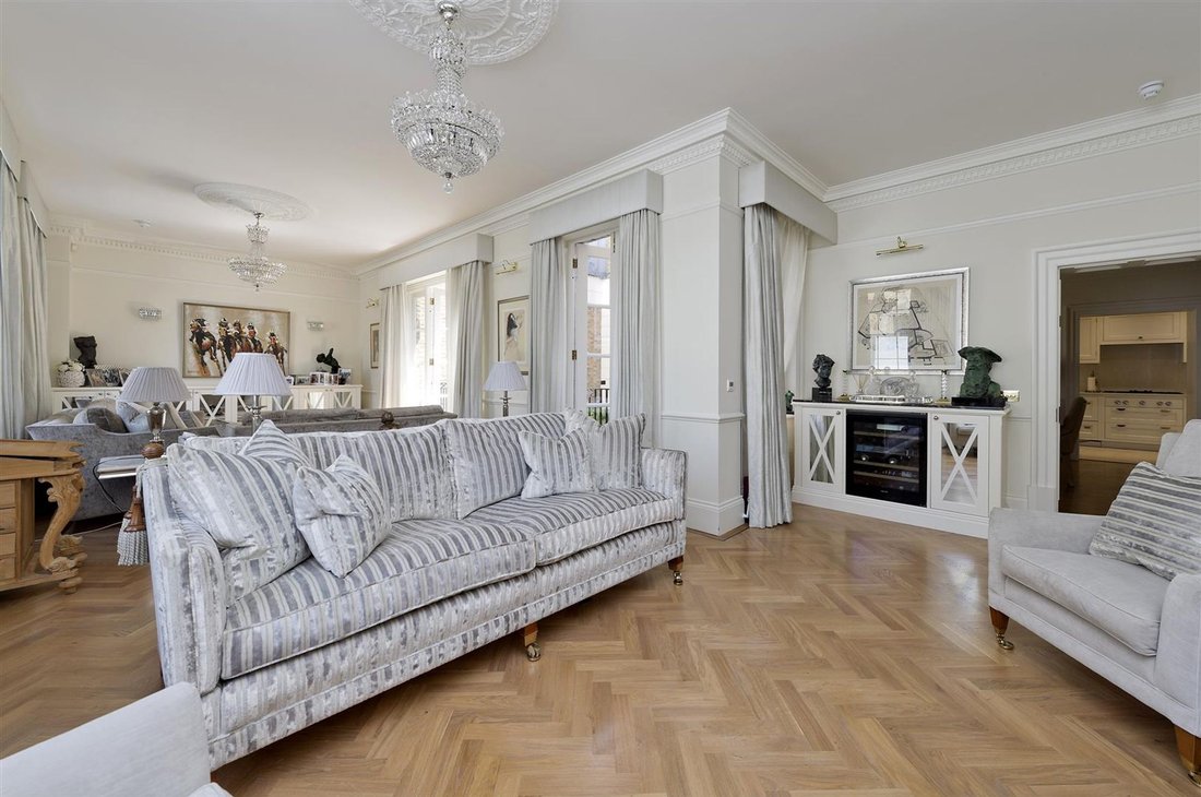 Apartment in Belgravia, Westminster, England 5 - 16735156