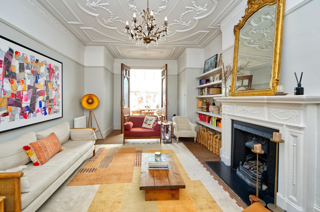 Villa in Brondesbury, Brent, England 3 - 16735128