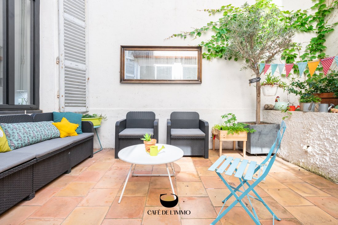 Apartment in Castellane, 6e Arrondissement, Marseille 2 - 16735760