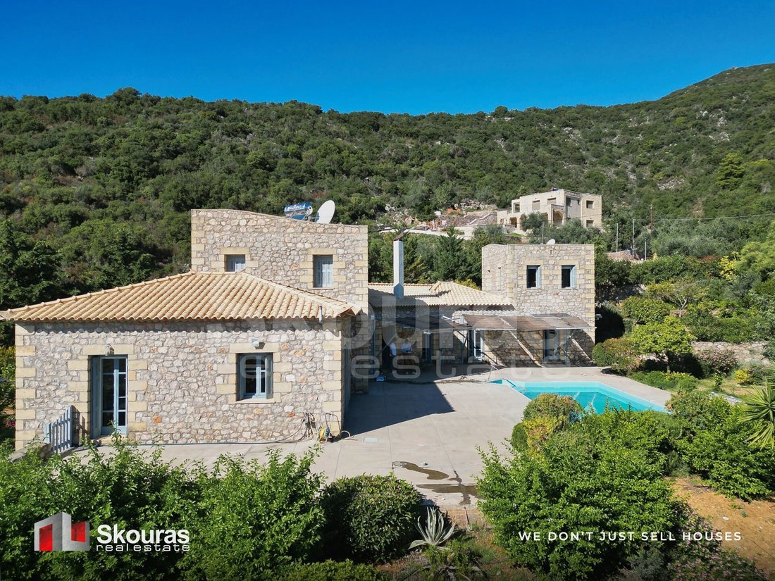 Villa in Lefktro, Peloponnese, Western Greece and the Ionian, Greece 2 - 16737504