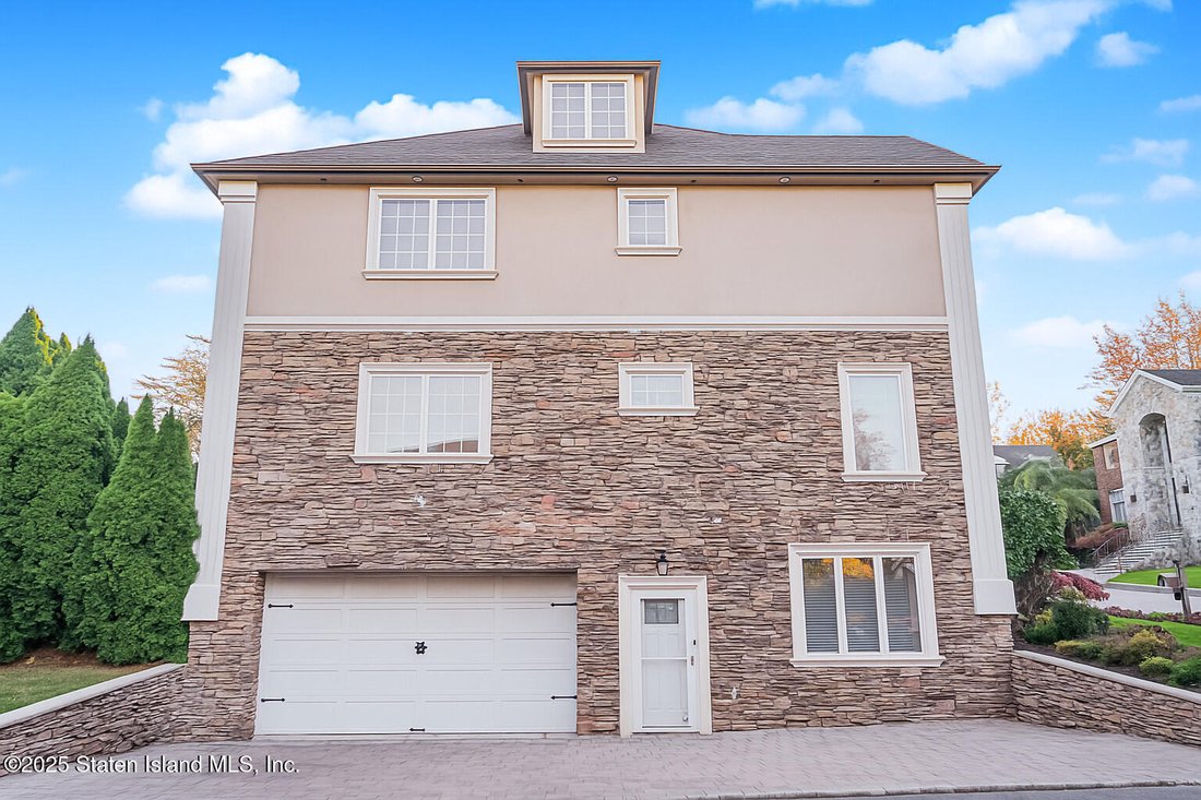 House in New York, New York, United States 4 - 16730575