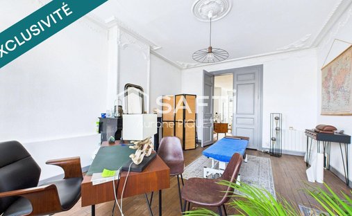 Castle for Sale in Niort, Nouvelle-Aquitaine, France