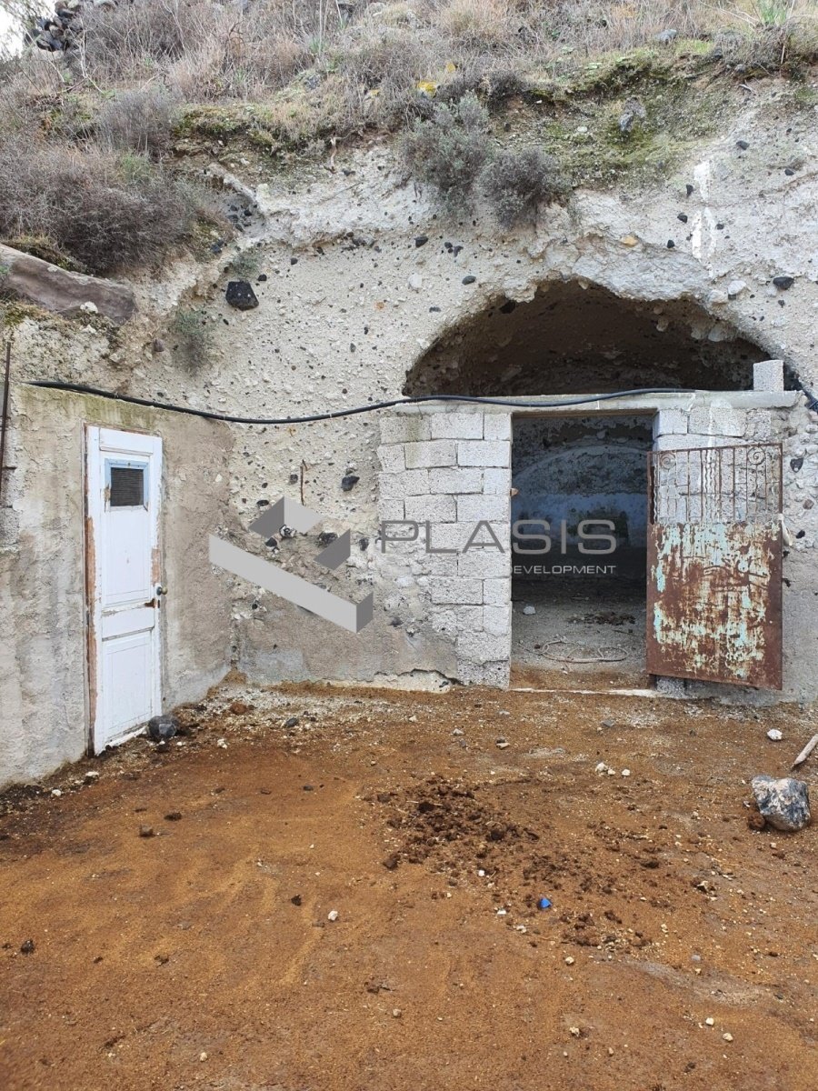 Land in Thira, Aegean, Greece 2 - 15731204