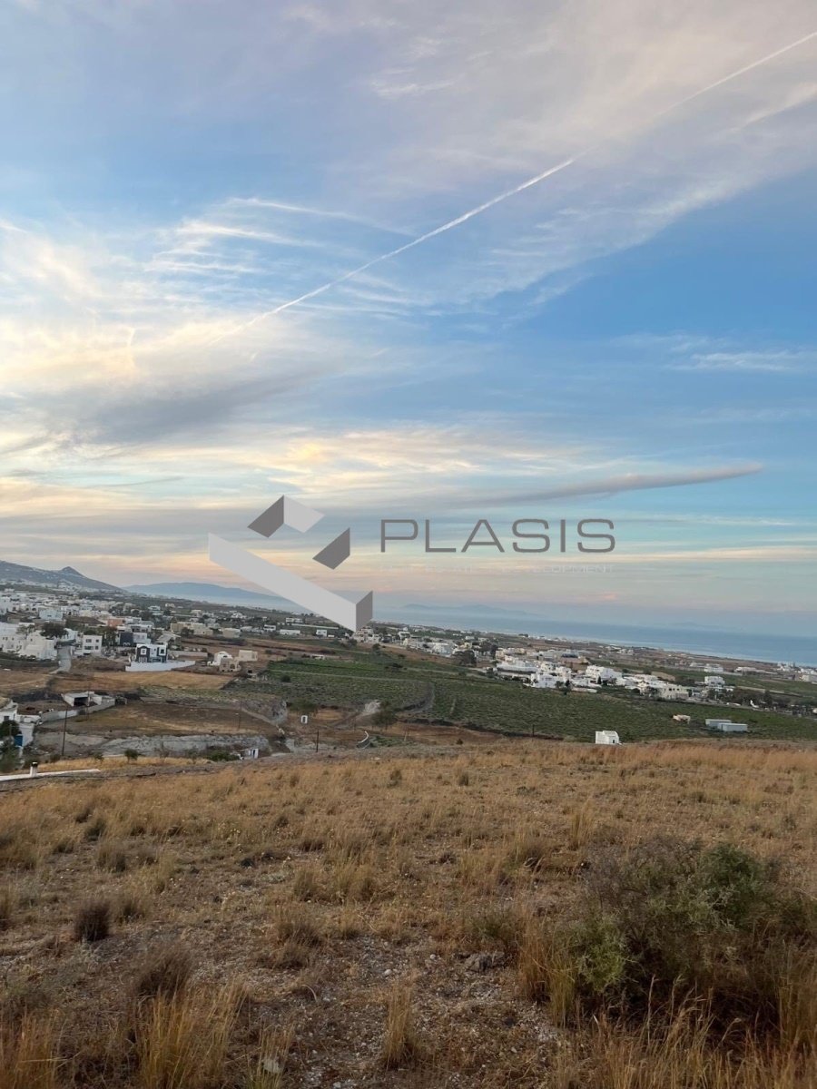 Land in Thira, Aegean, Greece 4 - 15729485