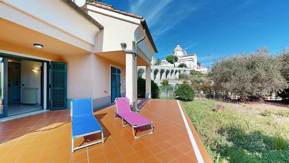 Villa in Porto, Loano, Liguria 1 - 16735499
