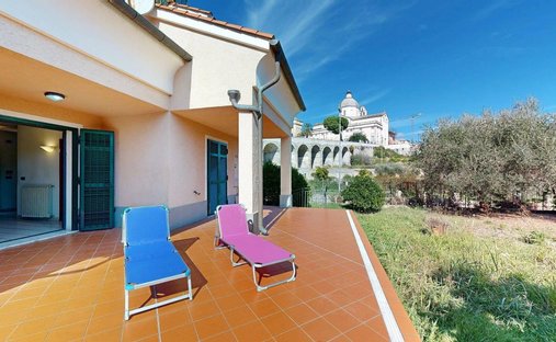 Villa in Porto, Loano, Liguria 1