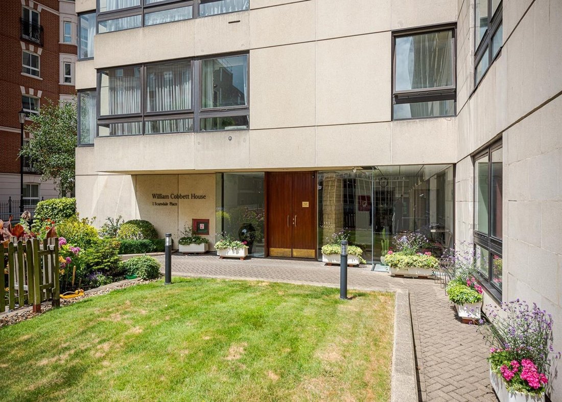 Scarsdale Place, London, Uk, W8 In London, England, United Kingdom For