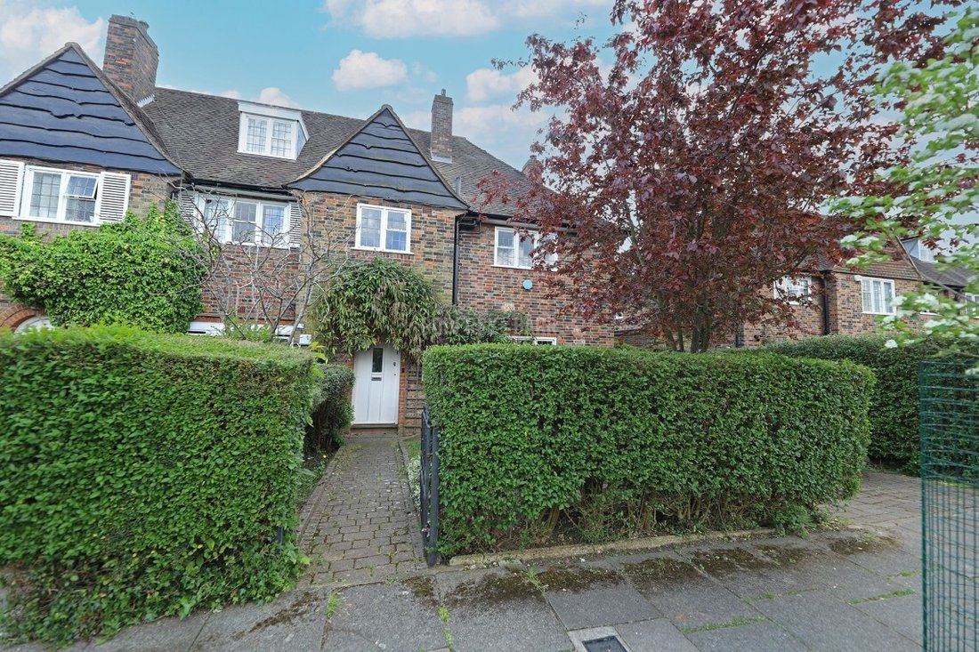House in Hampstead Garden Suburb, Barnet, England 4 - 16734674