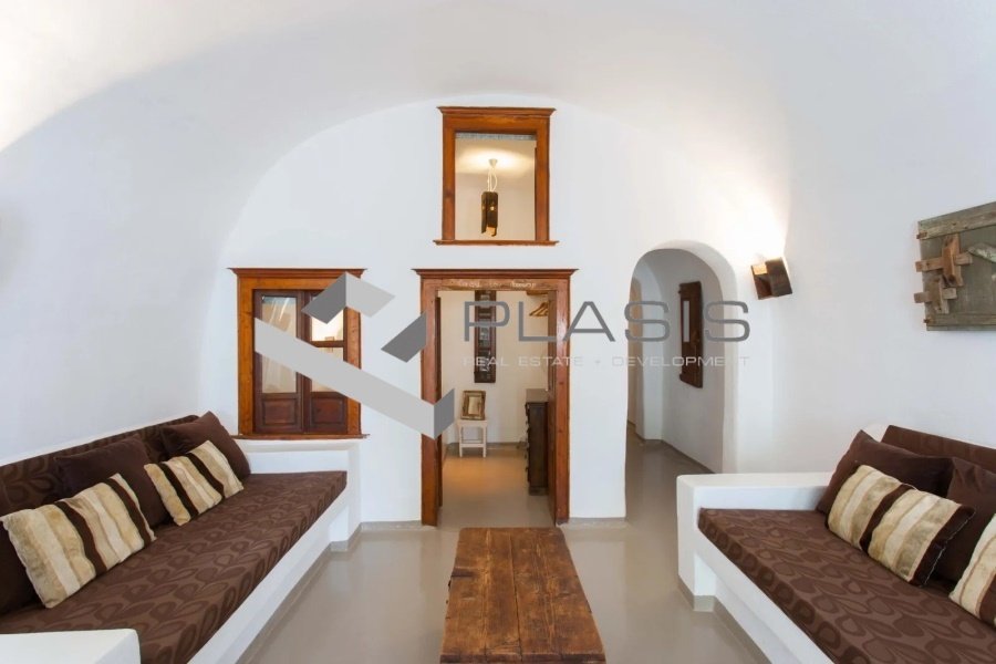 House in Thira, Aegean, Greece 3 - 15731112