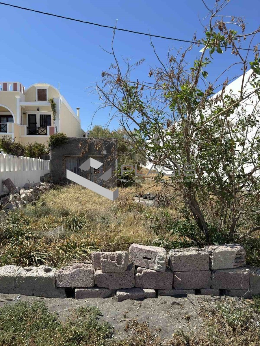Land in Thira, Aegean, Greece 3 - 15729461