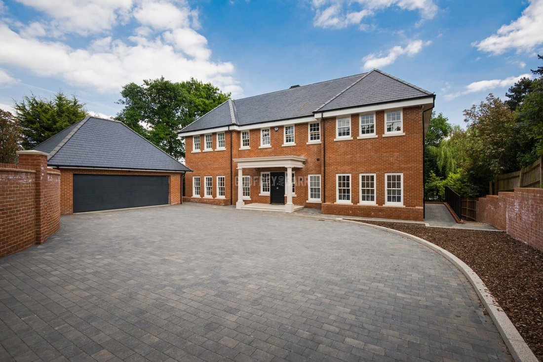 House in Ferney Hill, Enfield, England 1 - 16735151