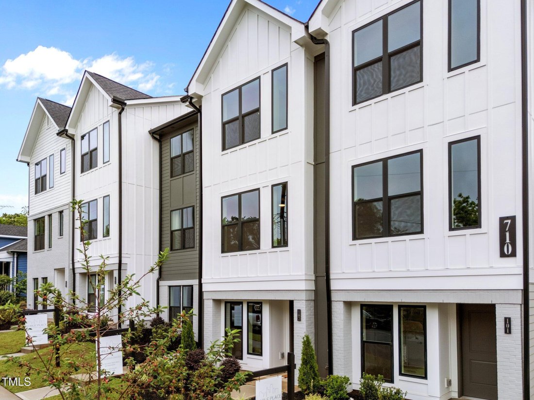 Townhouse in Raleigh, North Carolina, United States 1 - 16732538