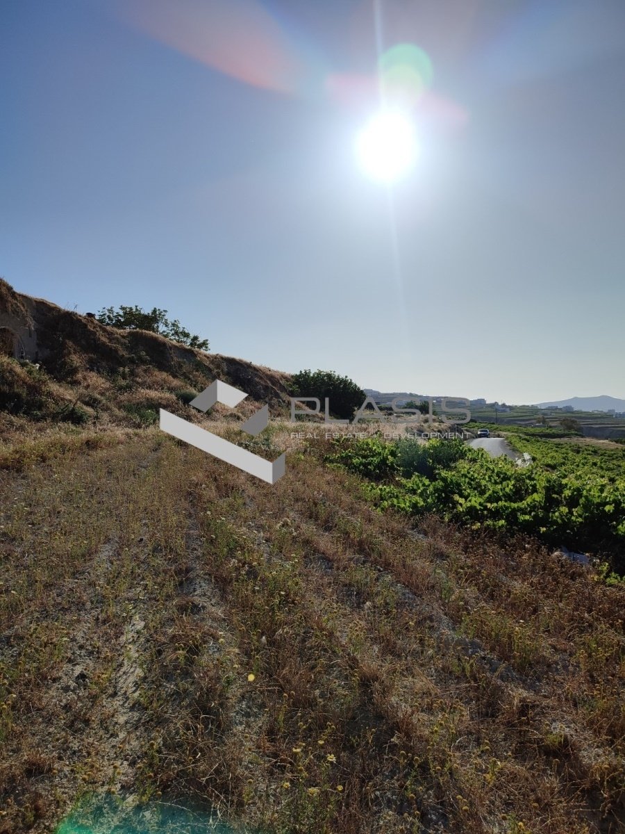 Land in Thira, Aegean, Greece 3 - 15729567