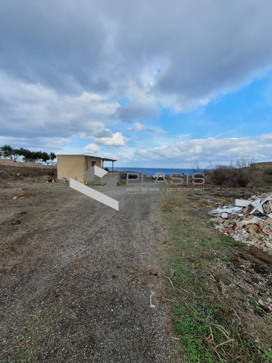 Land in Thira, Aegean, Greece 1 - 15731254