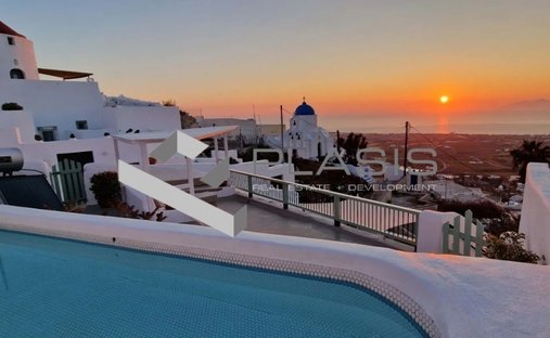 House in Thira, Aegean, Greece 1