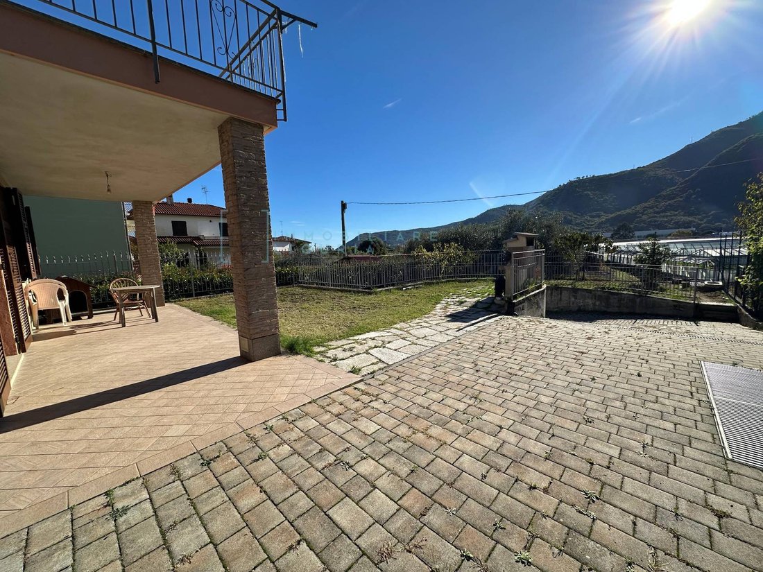 Villa in Villanova d'Albenga, Liguria, Italy 3 - 16736510