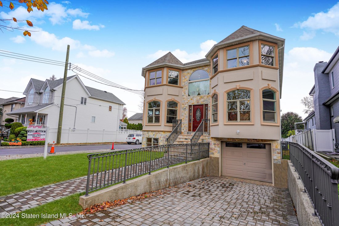 House in New York, New York, United States 2 - 16730773