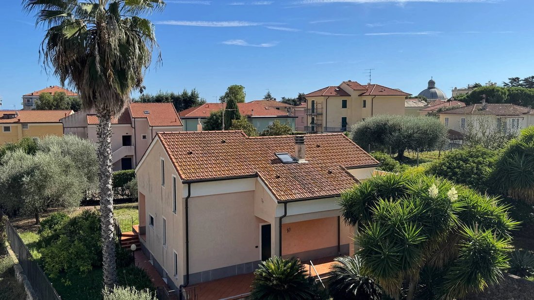 Villa in Porto, Loano, Liguria 4 - 16735499