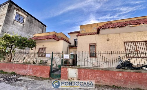 Haus in Aversa, Kampanien, Italien 1