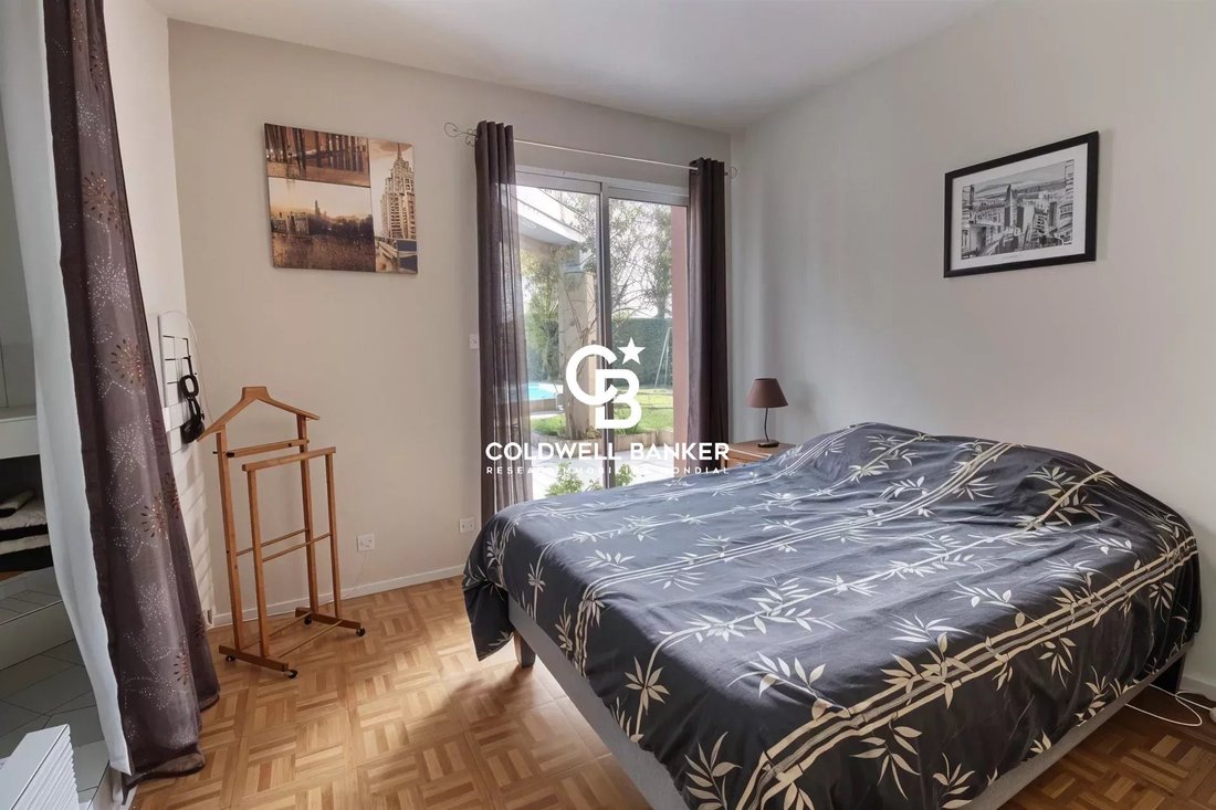 House in Bourg, Pessac, France 3 - 16730976