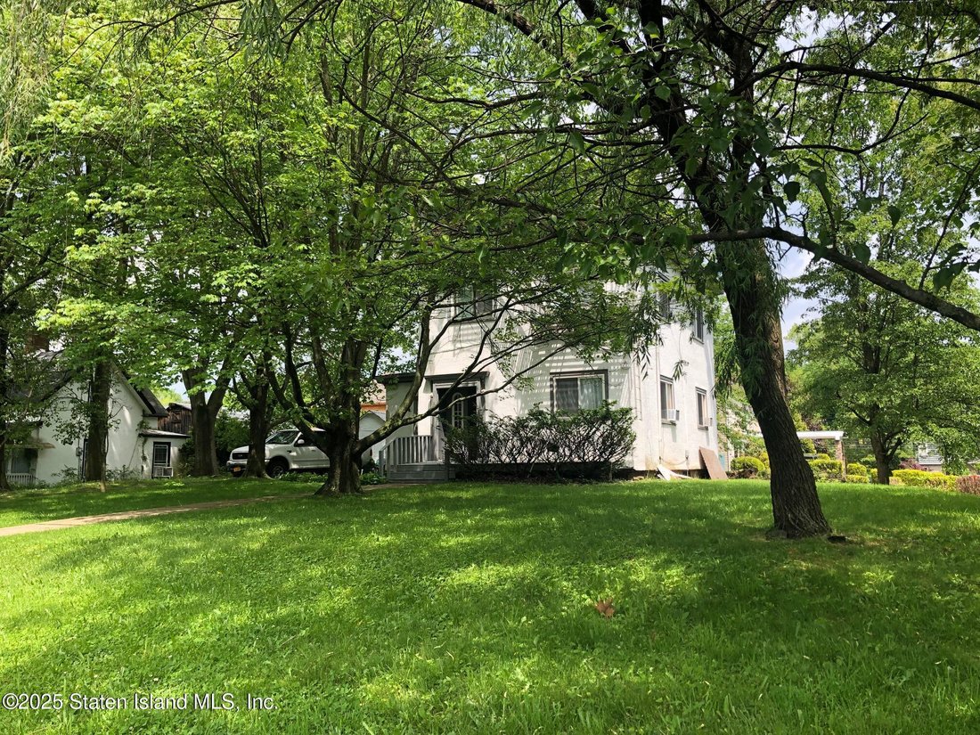 House in New York, New York, United States 4 - 16730519