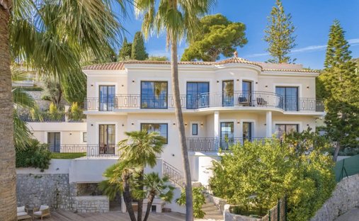 Villa in Village-Cros de Caste-Coupiere-Mont Gros, Roquebrune-Cap-Martin, France 1