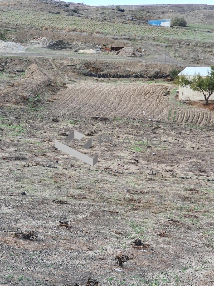 Land in Thira, Aegean, Greece 3 - 15731254