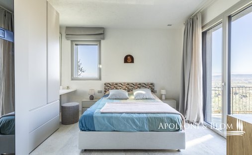 Millennial Castle In The Hills Of Arezzo