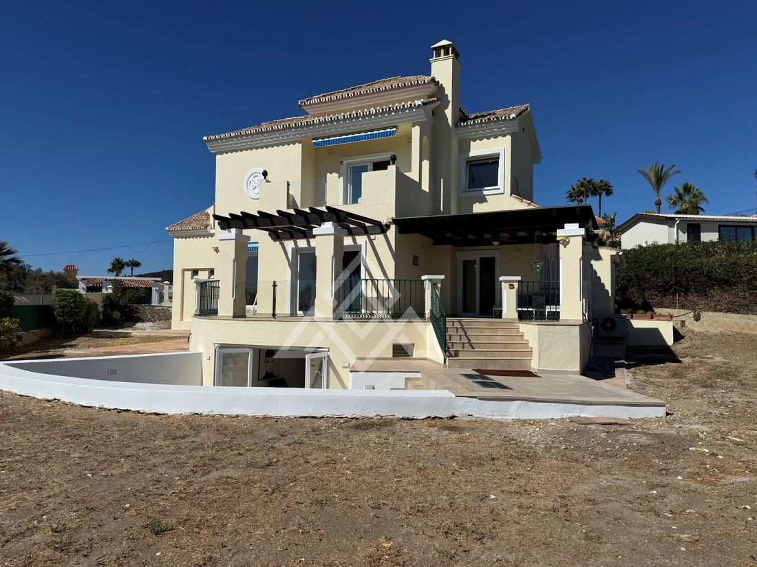 Villa in Estepona, Andalusia, Spain 1 - 16736360