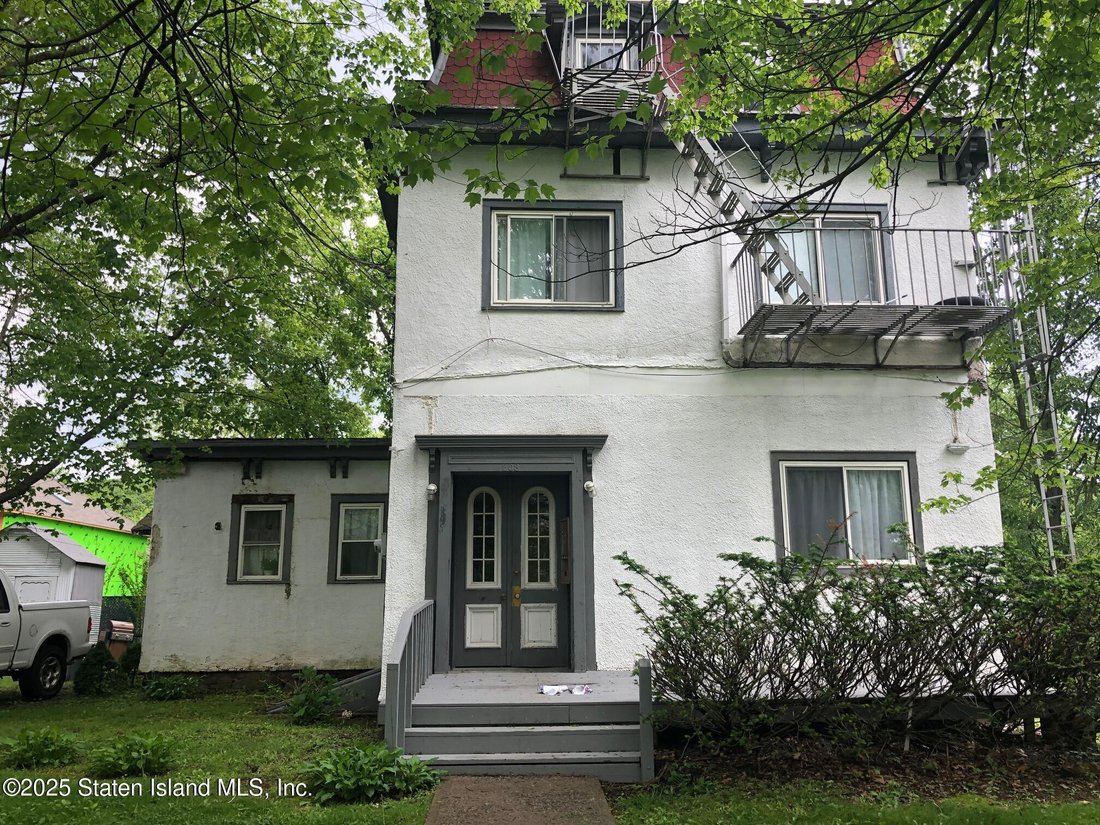 House in New York, New York, United States 1 - 16730519