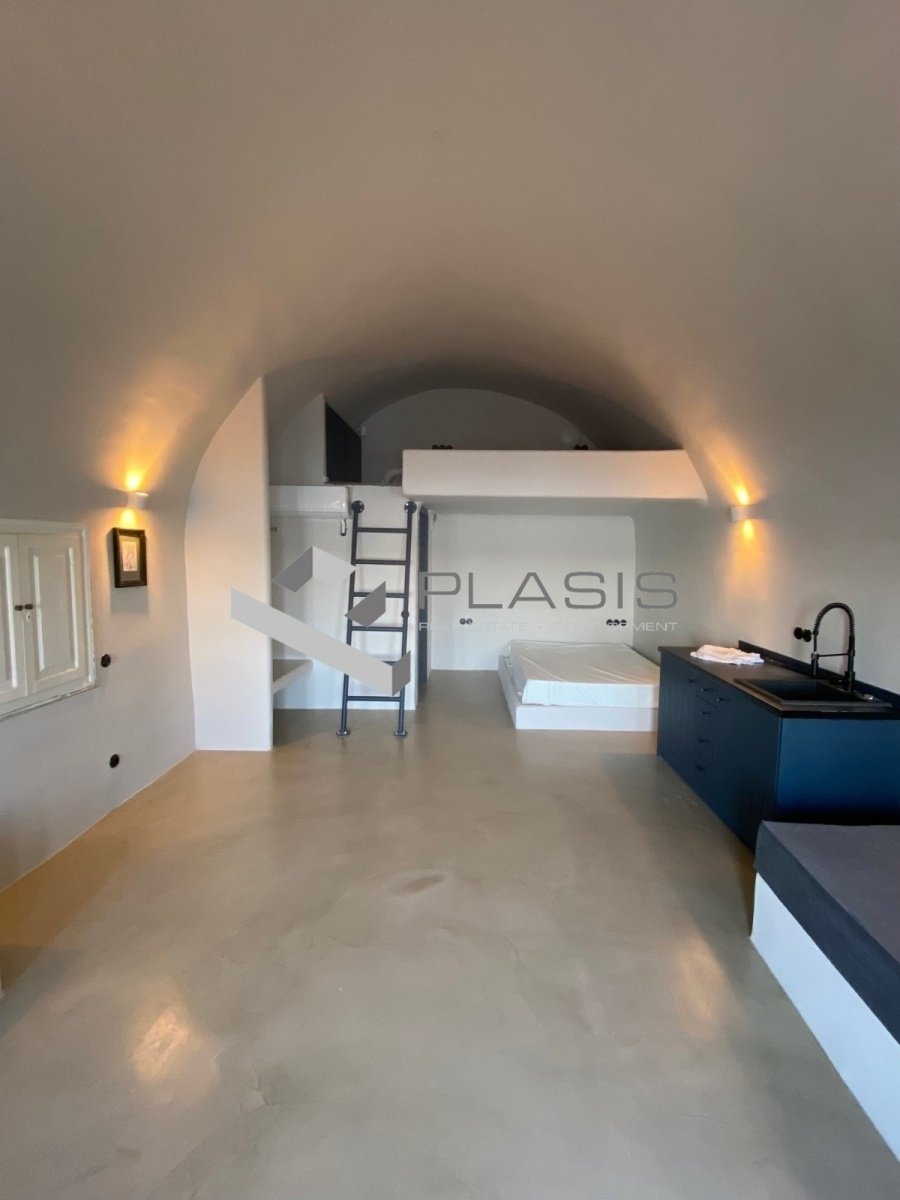 House in Thira, Aegean, Greece 2 - 15731139