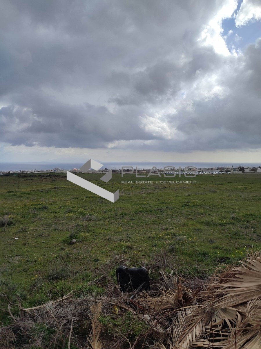 Land in Thira, Aegean, Greece 1 - 15731294