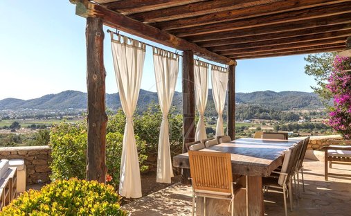 Villa in Sant Antoni de Portmany, Balearic Islands, Spain 1