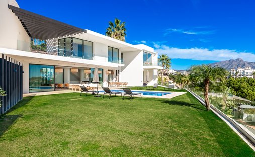 Villa in Benahavis, Andalusia, Spain 1