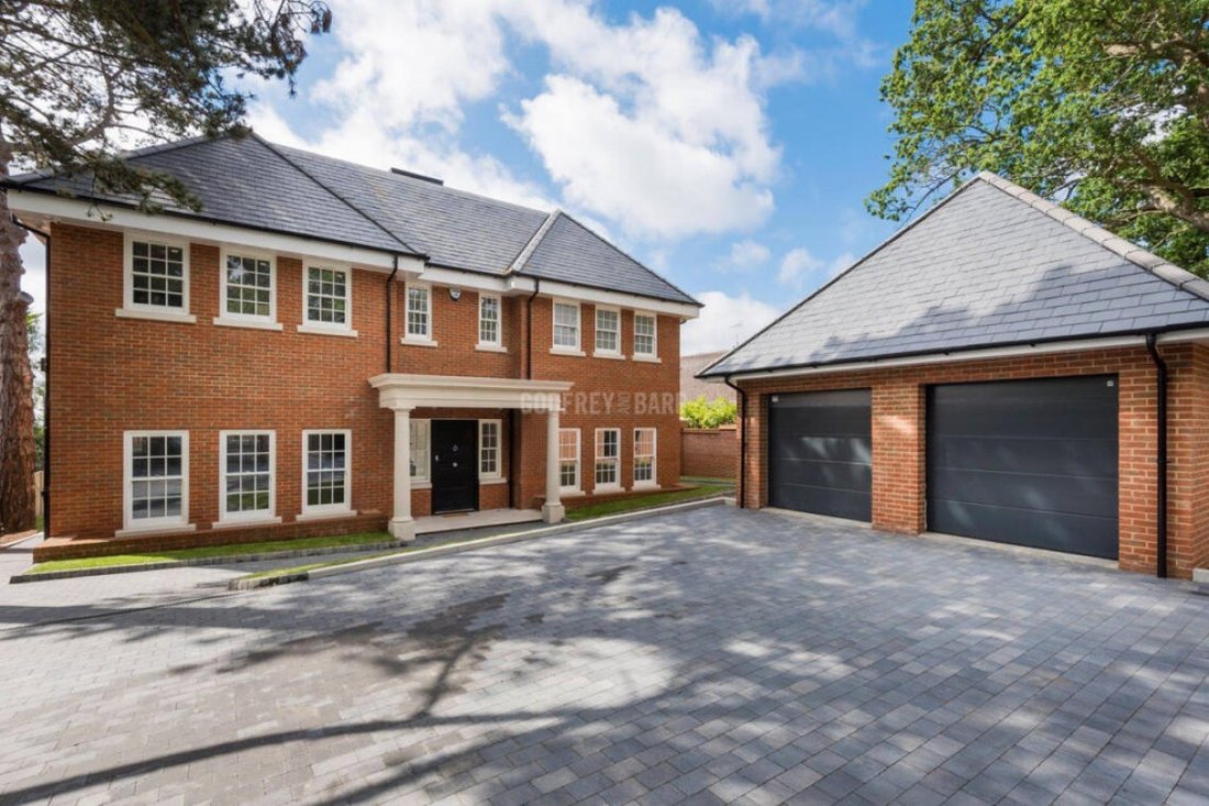 House in Ferney Hill, Enfield, England 1 - 16735097