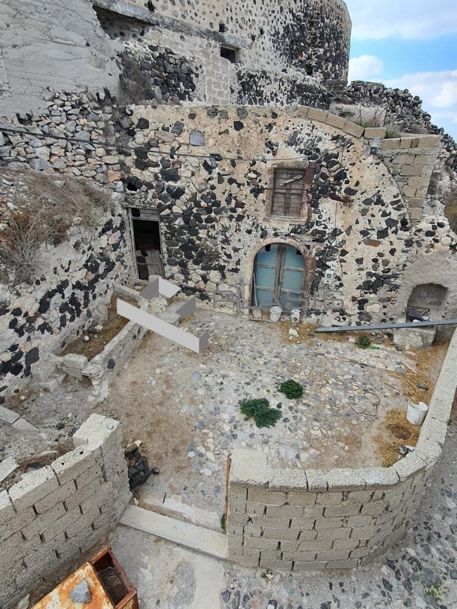 Land in Thira, Aegean, Greece 3 - 15731201