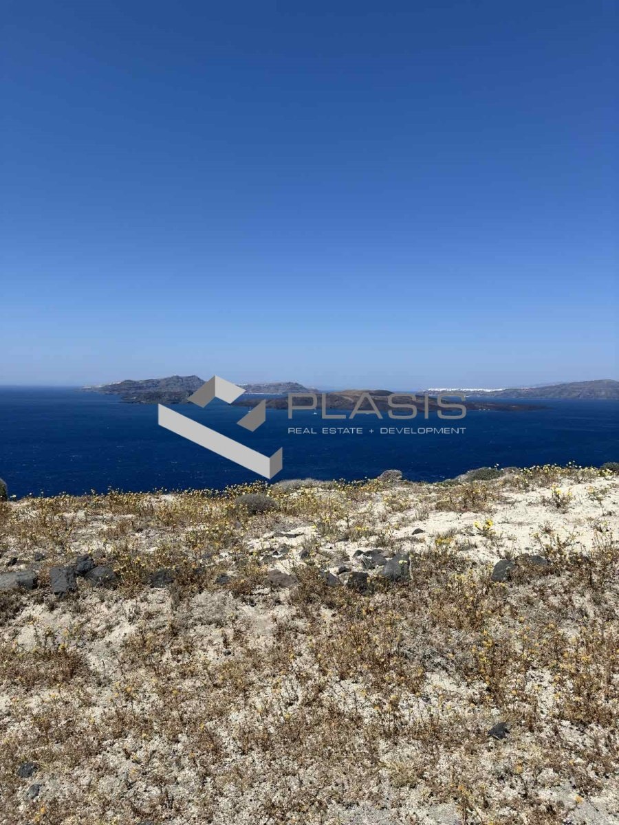 Land in Thira, Aegean, Greece 1 - 15729456