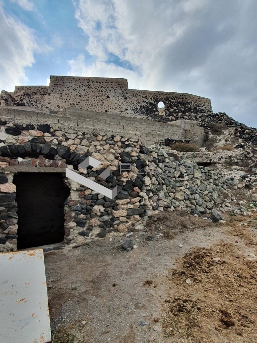 Land in Thira, Aegean, Greece 4 - 15731201