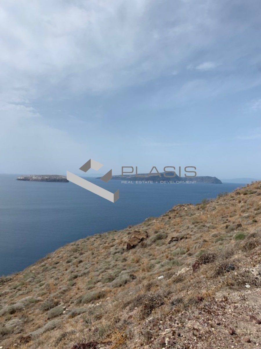 Land in Thira, Aegean, Greece 4 - 15731122