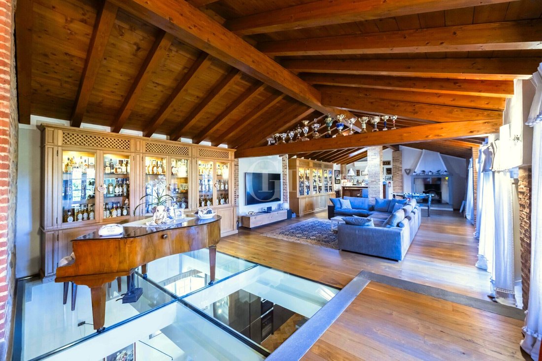 Villa in Cazzago San Martino, Lombardy, Italy 2 - 16737682