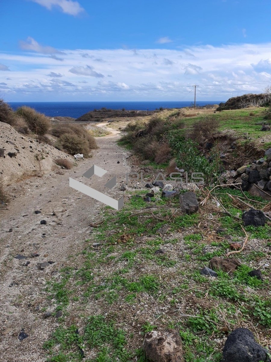 Land in Thira, Aegean, Greece 4 - 15731204
