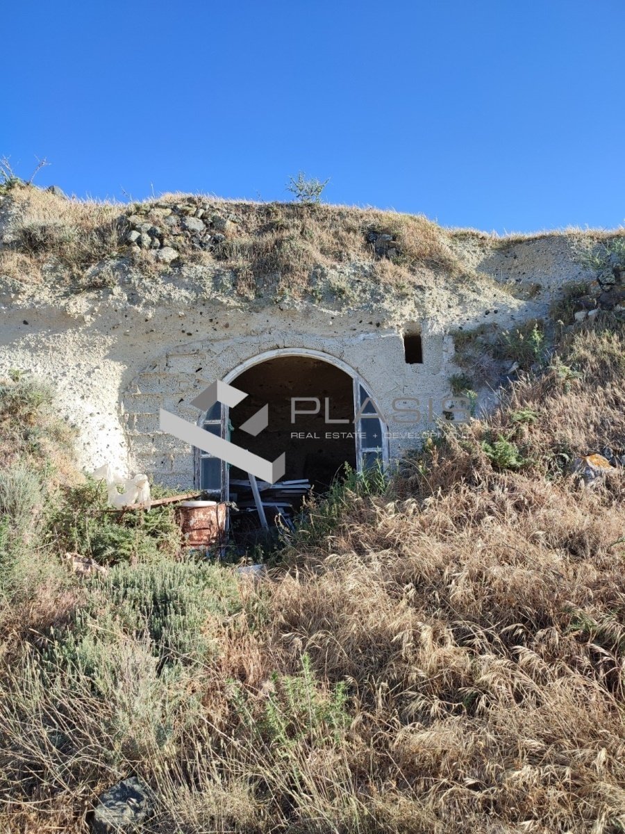 Land in Thira, Aegean, Greece 5 - 15729567