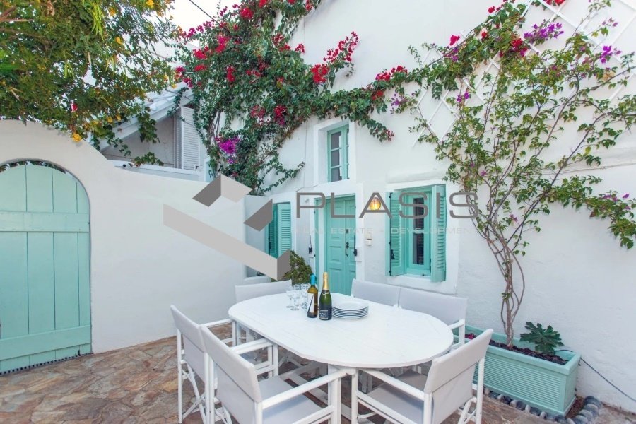 House in Thira, Aegean, Greece 2 - 15731112
