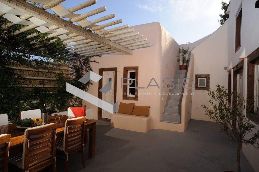House in Thira, Aegean, Greece 2 - 15071772